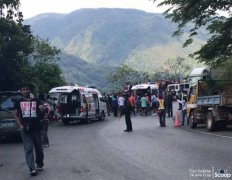 菲律宾南部发生汽车坠谷事故 至少24人死亡